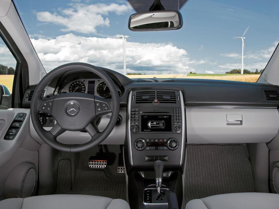  Mercedes-Benz B-Class F-Cell 2010 года  (фото 30 из 34)